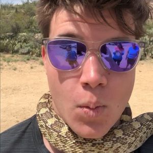 Meet your Posher, Sam